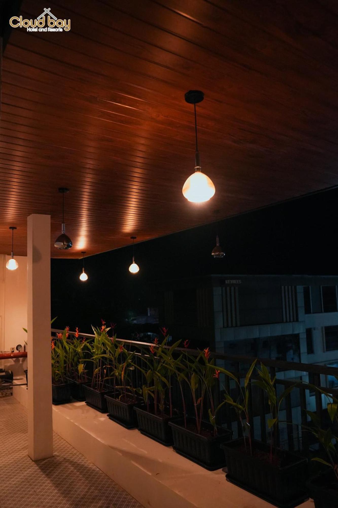 Hotel Cloud Bay Manjeri Экстерьер фото